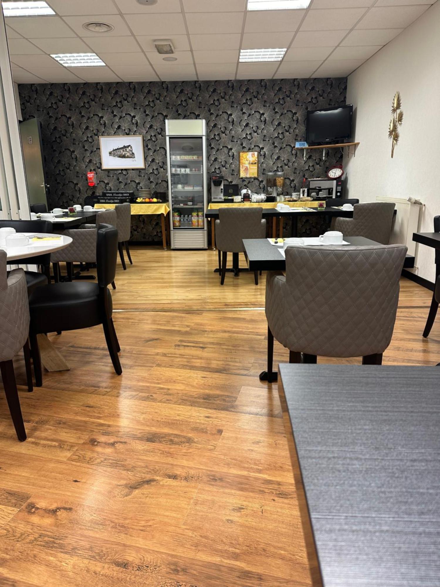 Brit Hotel Essentiel Pontivy Robic Экстерьер фото